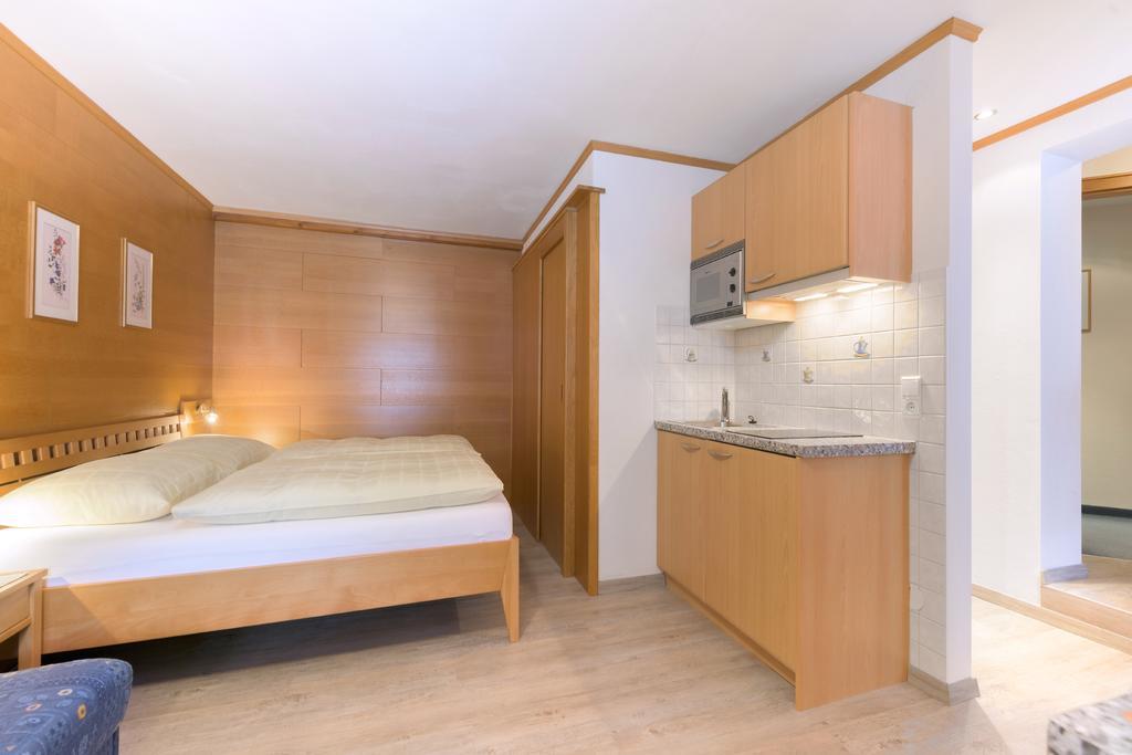 Haus Meneweger Lägenhet Flachau Exteriör bild