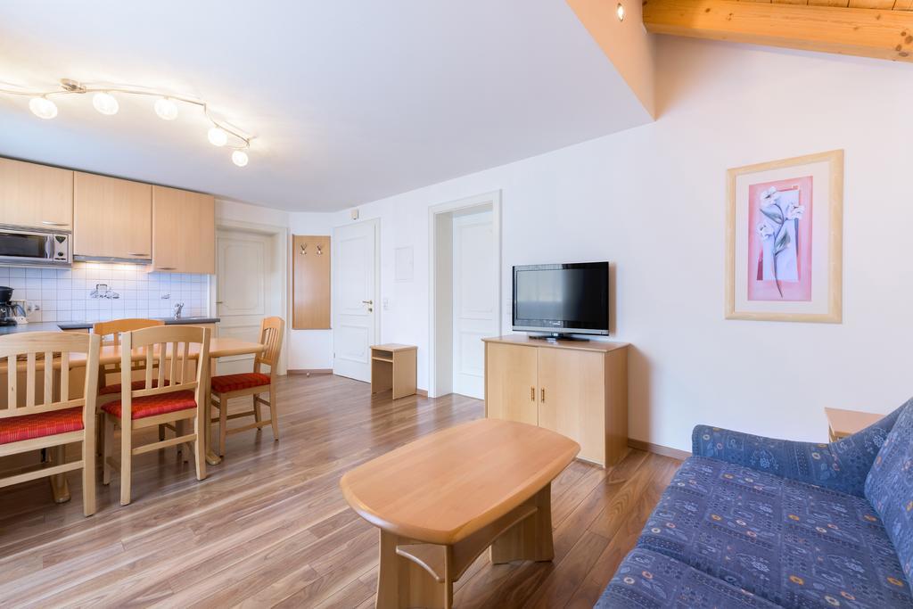 Haus Meneweger Lägenhet Flachau Exteriör bild