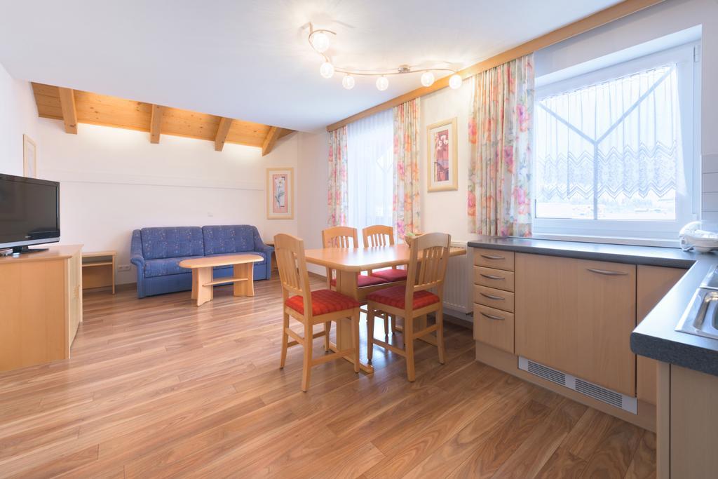 Haus Meneweger Lägenhet Flachau Exteriör bild