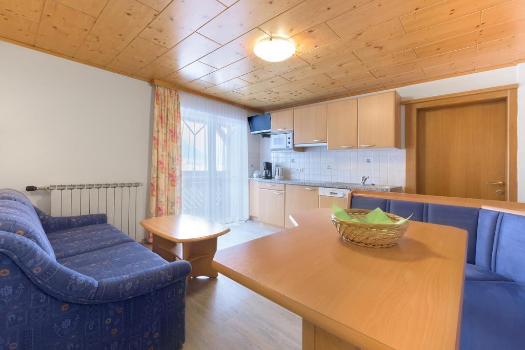 Haus Meneweger Lägenhet Flachau Exteriör bild