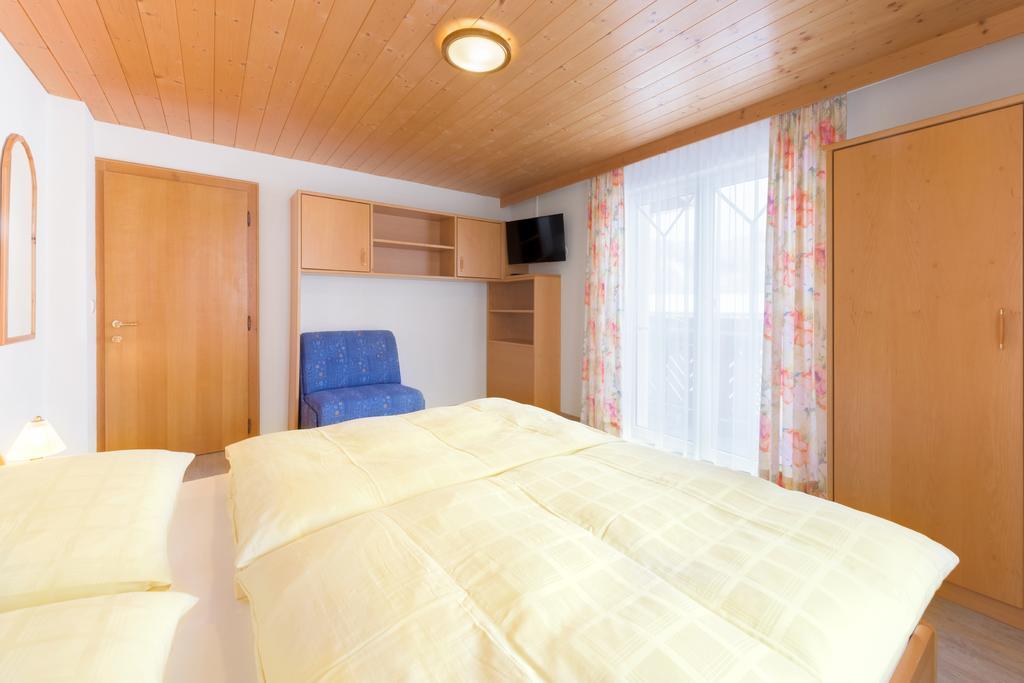 Haus Meneweger Lägenhet Flachau Exteriör bild