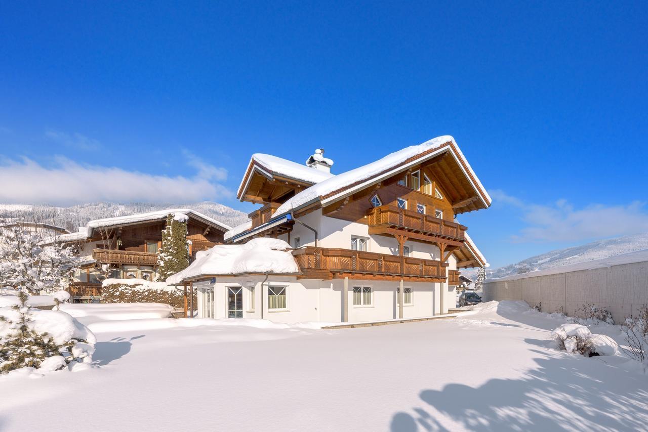 Haus Meneweger Lägenhet Flachau Exteriör bild