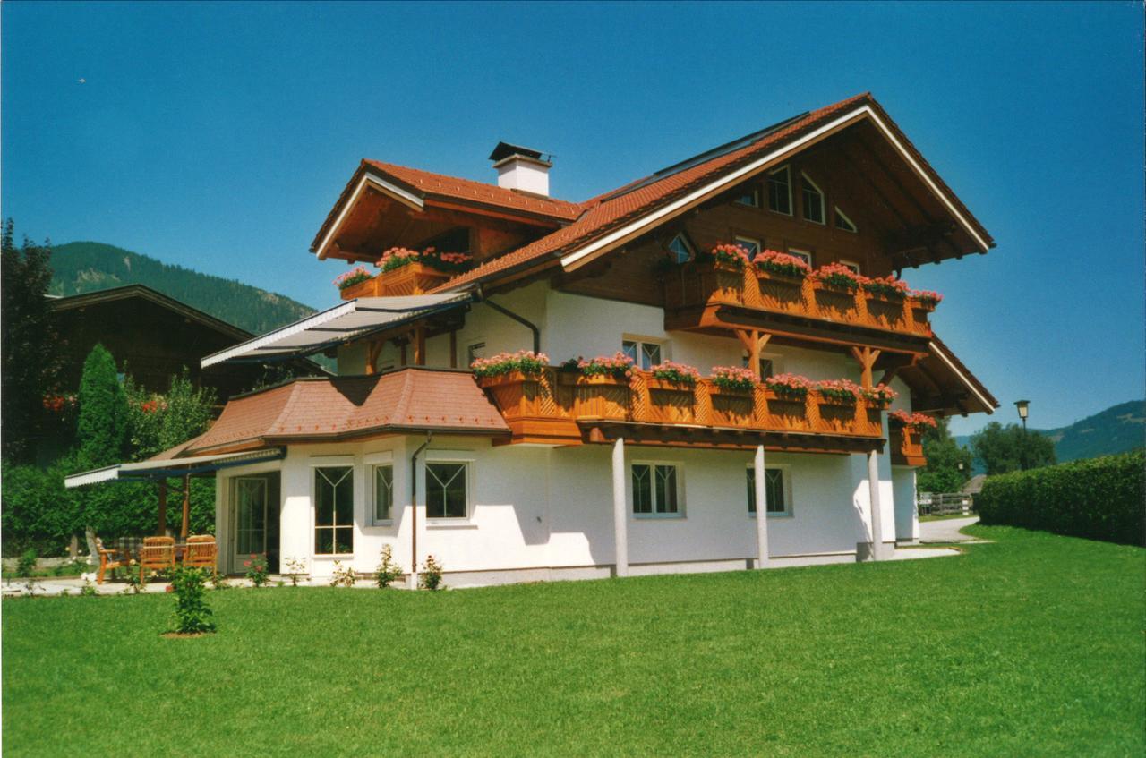 Haus Meneweger Lägenhet Flachau Exteriör bild