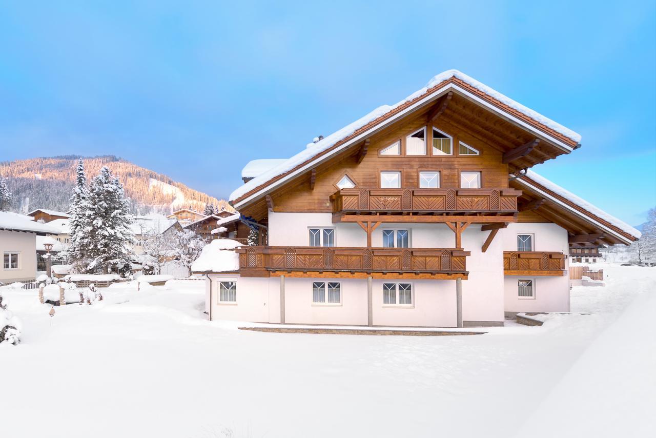 Haus Meneweger Lägenhet Flachau Exteriör bild